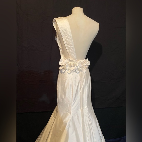 Ivory Wedding Dress 8 Silk 1 Shoulder Pleats Front & Back Sides Designer NWT - Picture 10 of 15